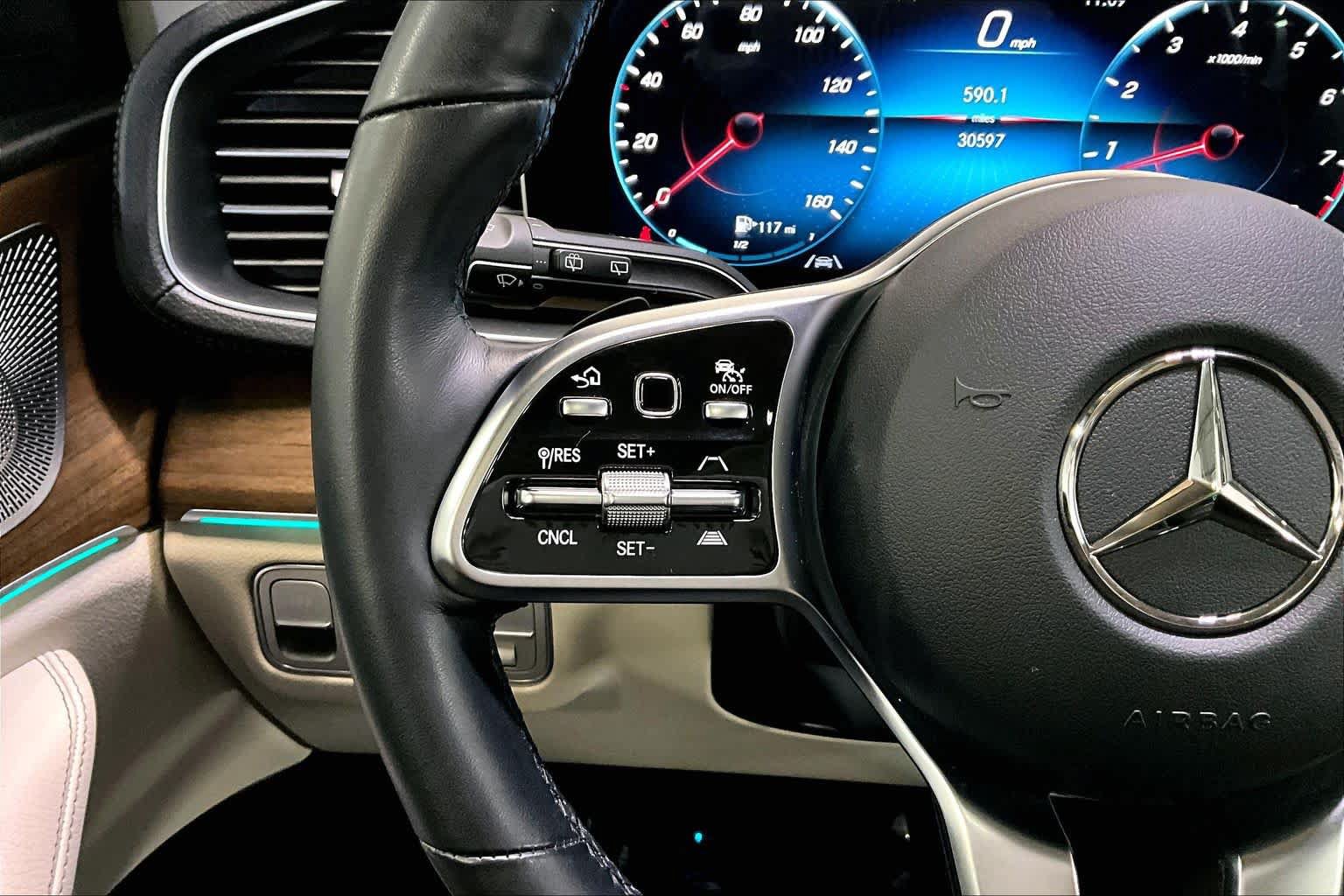 Used 2023 Mercedes-Benz GLS 450 4MATIC image 24