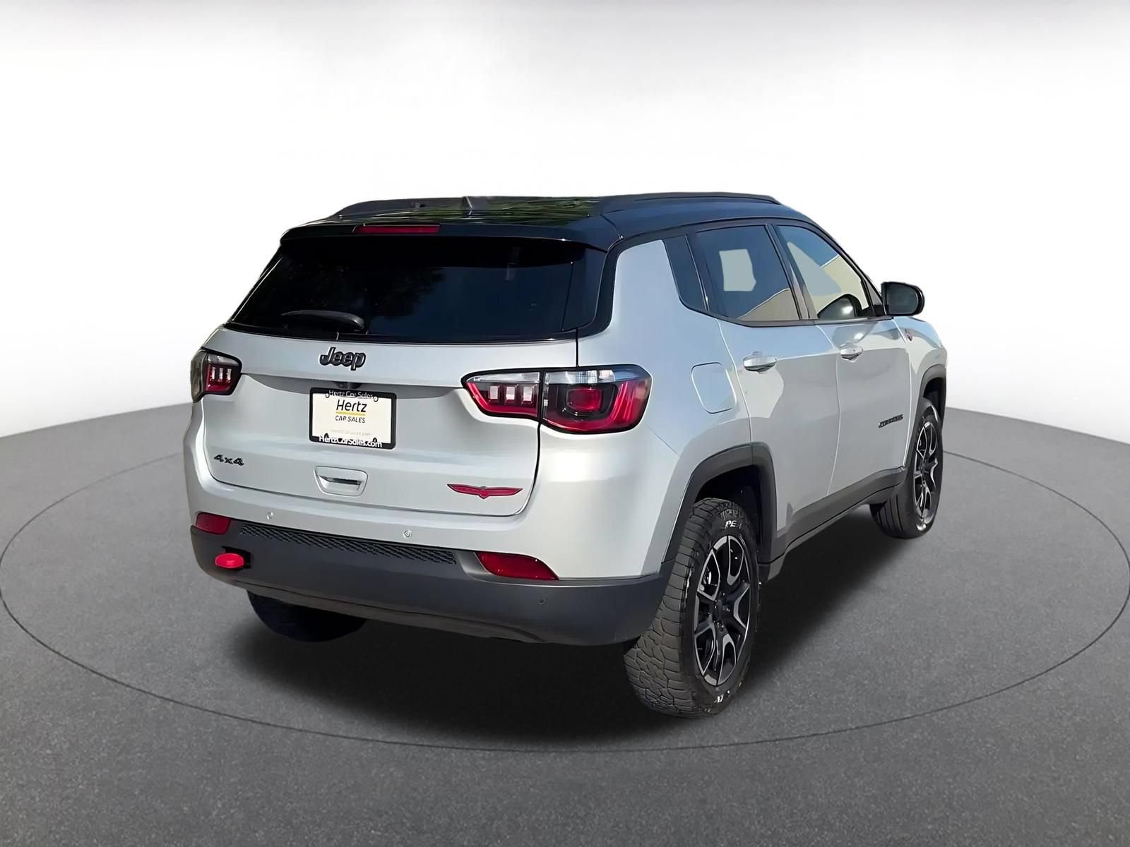 Used 2025 Jeep Compass Trailhawk AWD/4WD image 11