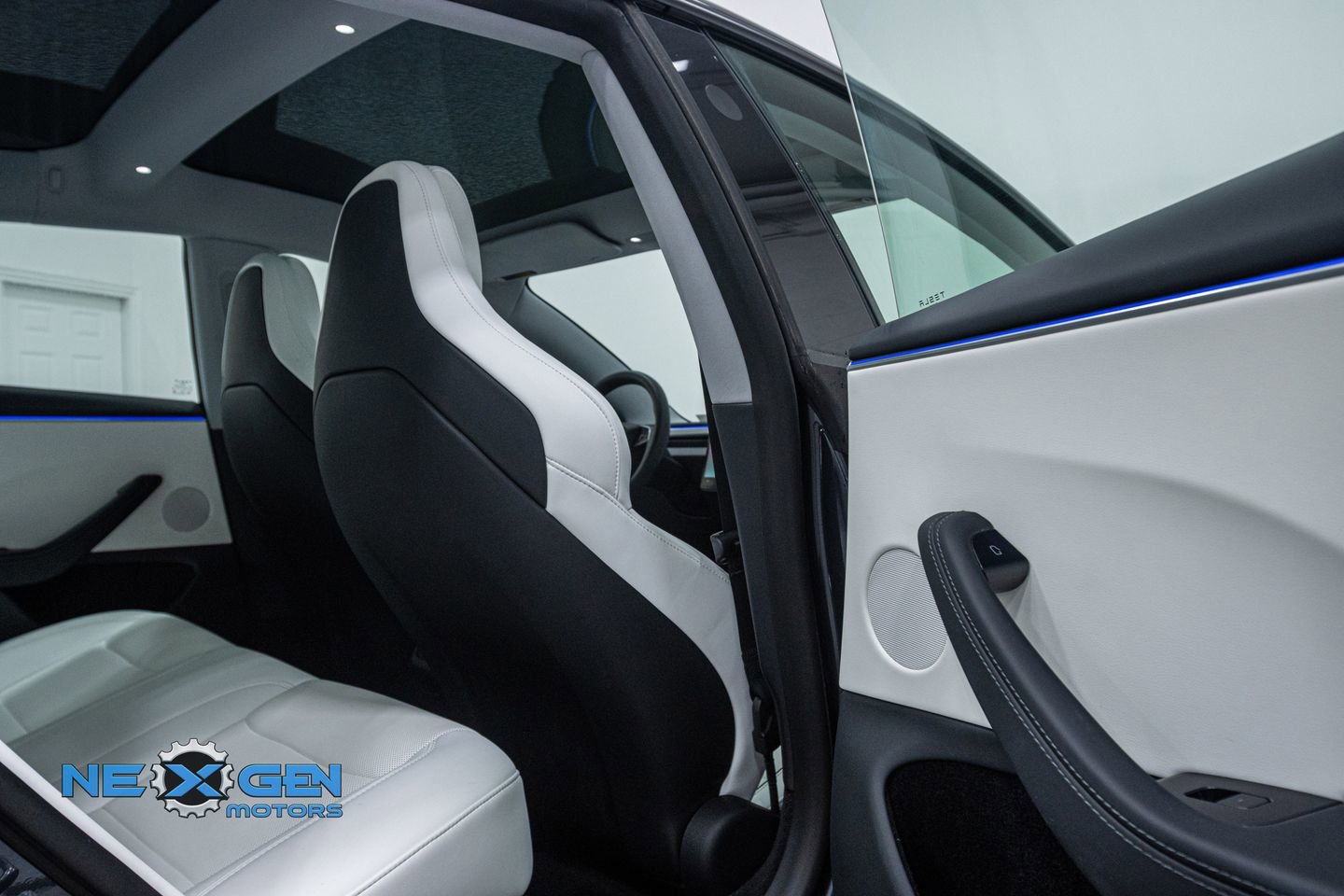 Used 2024 Tesla Model 3 Performance image 27