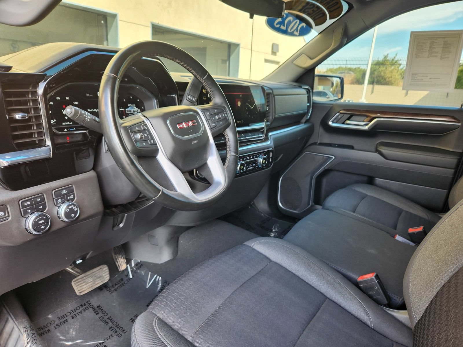 Used 2023 GMC Sierra 1500 SLE w/ X31 Off-Road Package AWD/4WD image 15