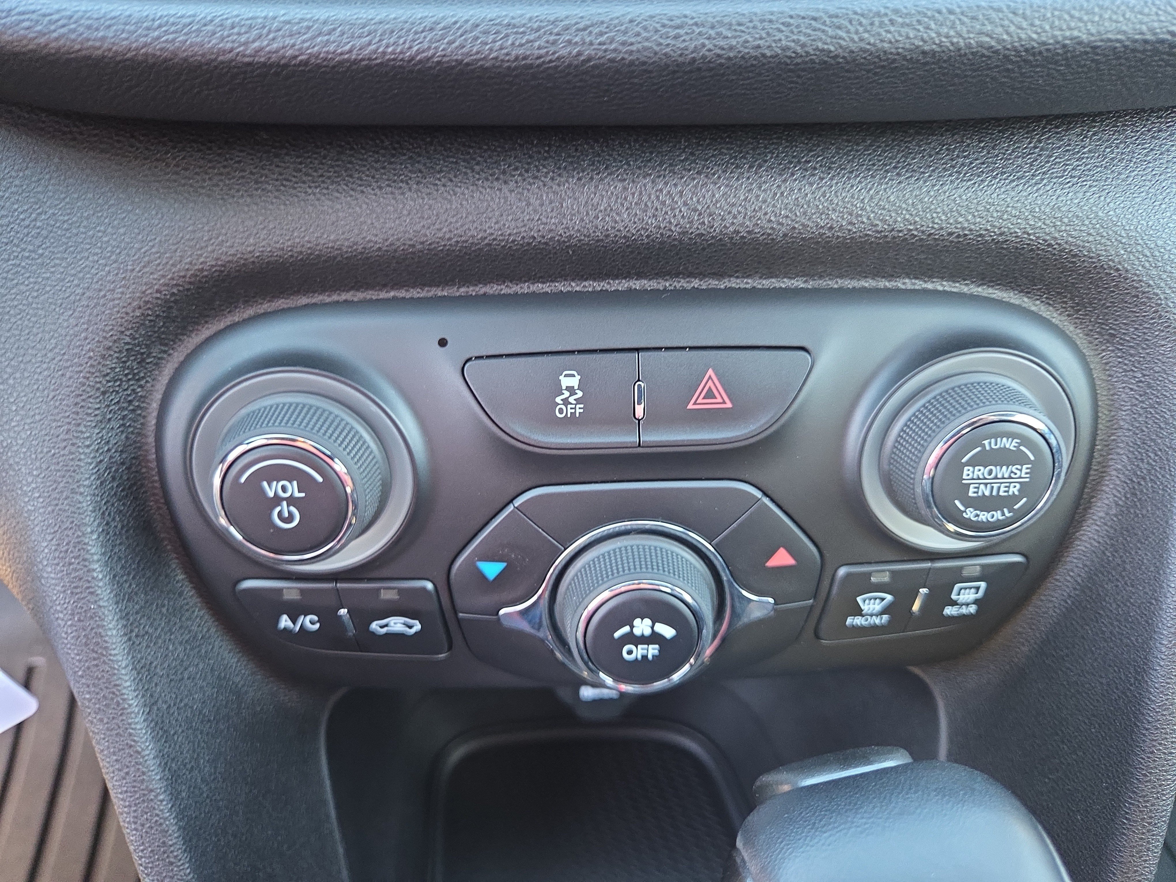 Used 2014 Dodge Dart SXT w/ Sun/Sound Group FWD image 28