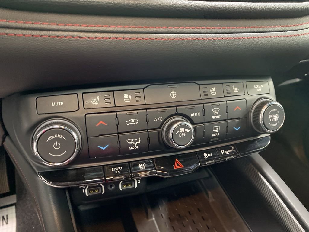 Used 2025 Dodge Durango R/T image 32