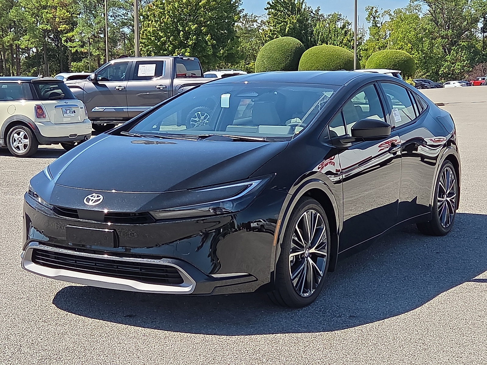 New 2027 Toyota Prius XLE FWD image 2