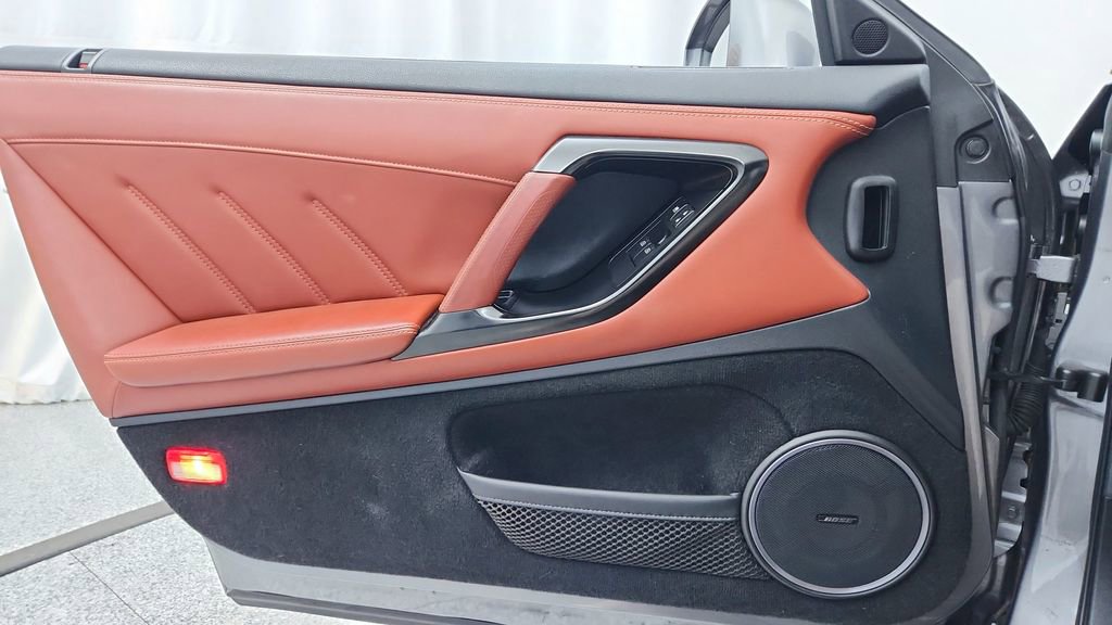 Used 2015 Nissan GT-R Premium image 16