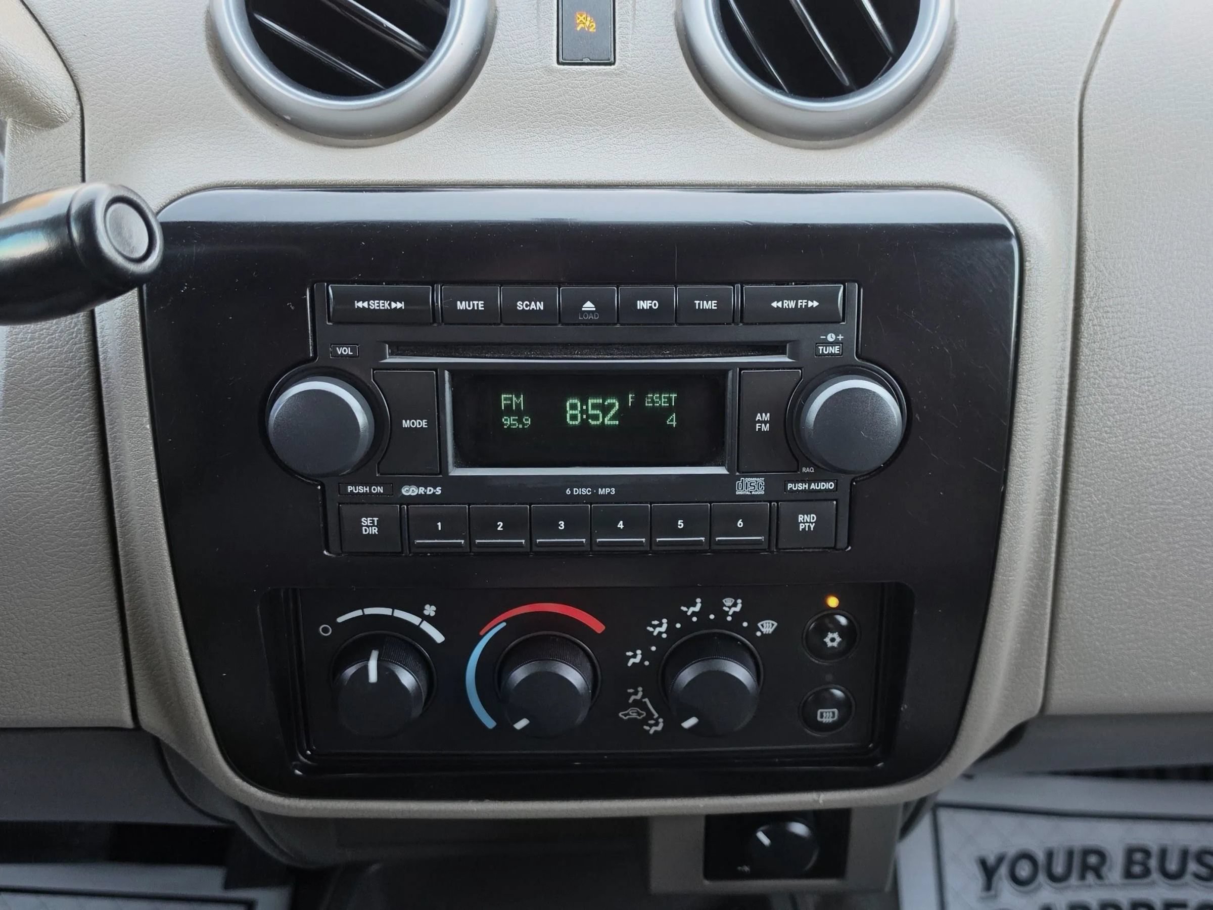 Used 2006 Mitsubishi Raider XLS AWD/4WD image 11