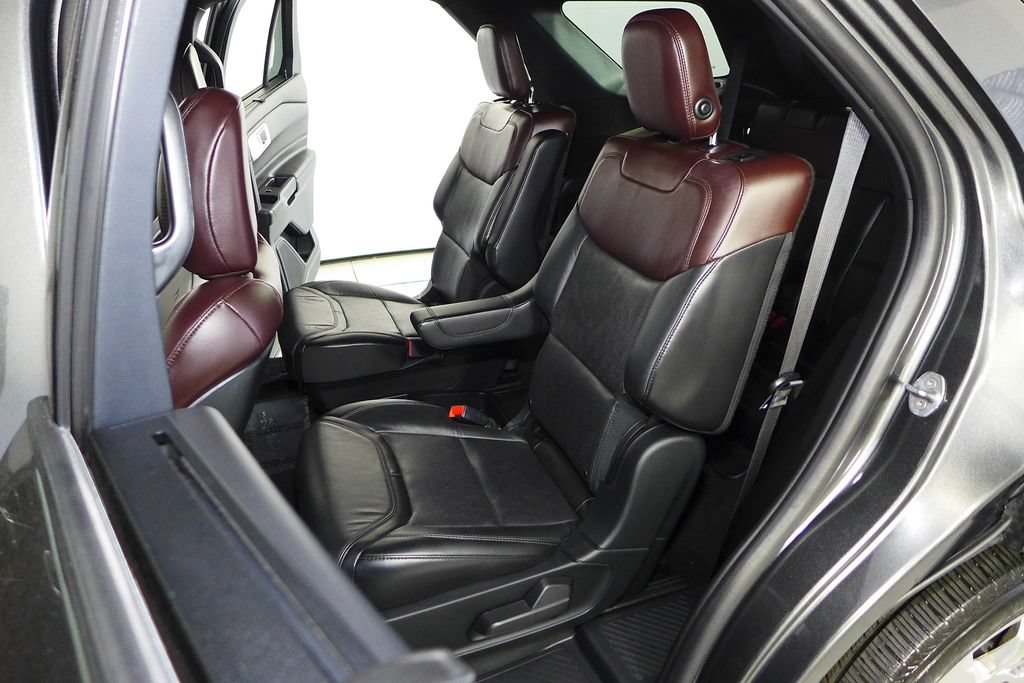 Used 2020 Ford Explorer Platinum w/ Premium Technology Package AWD/4WD image 22