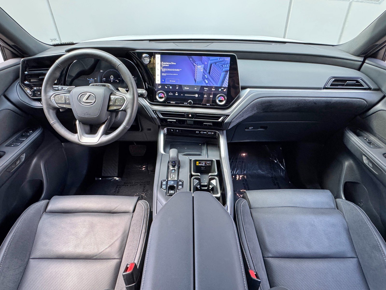 Used 2025 Lexus TX 550h AWD Plug-In Hybrid w/ Technology Package image 12
