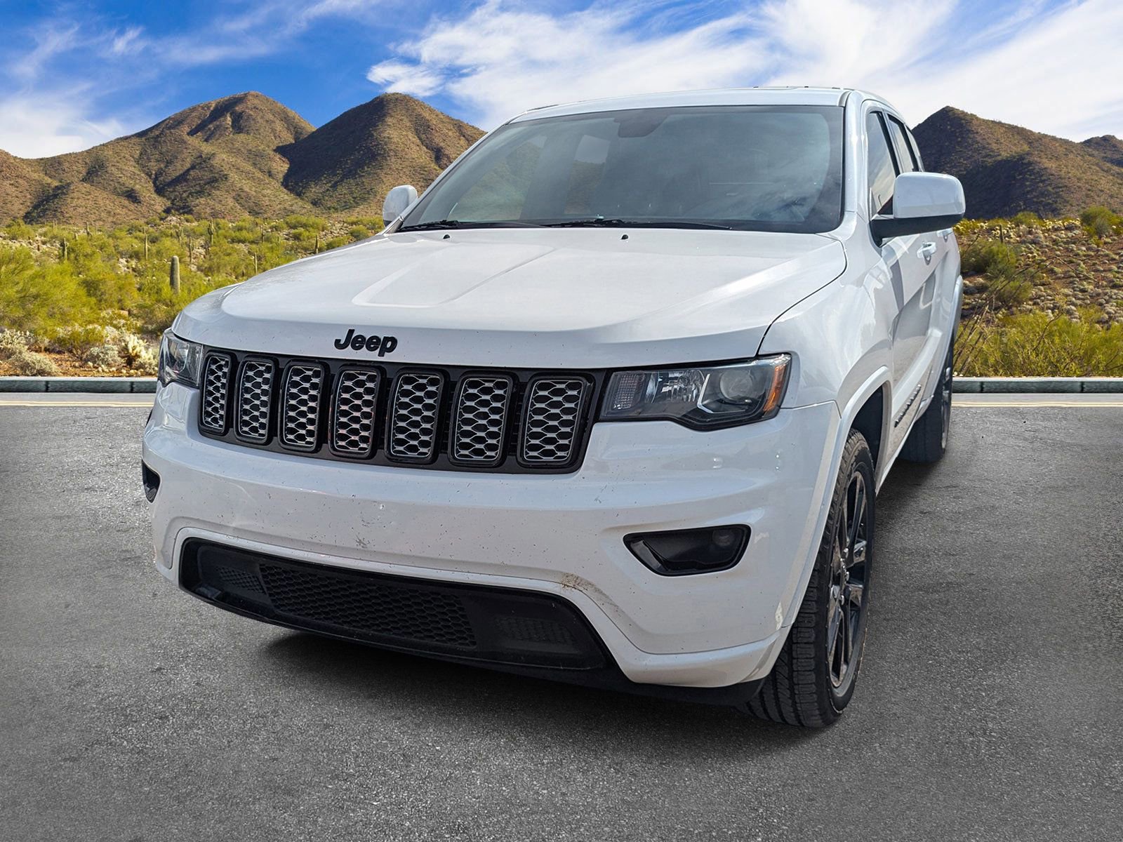 Used 2019 Jeep Grand Cherokee Altitude image 11