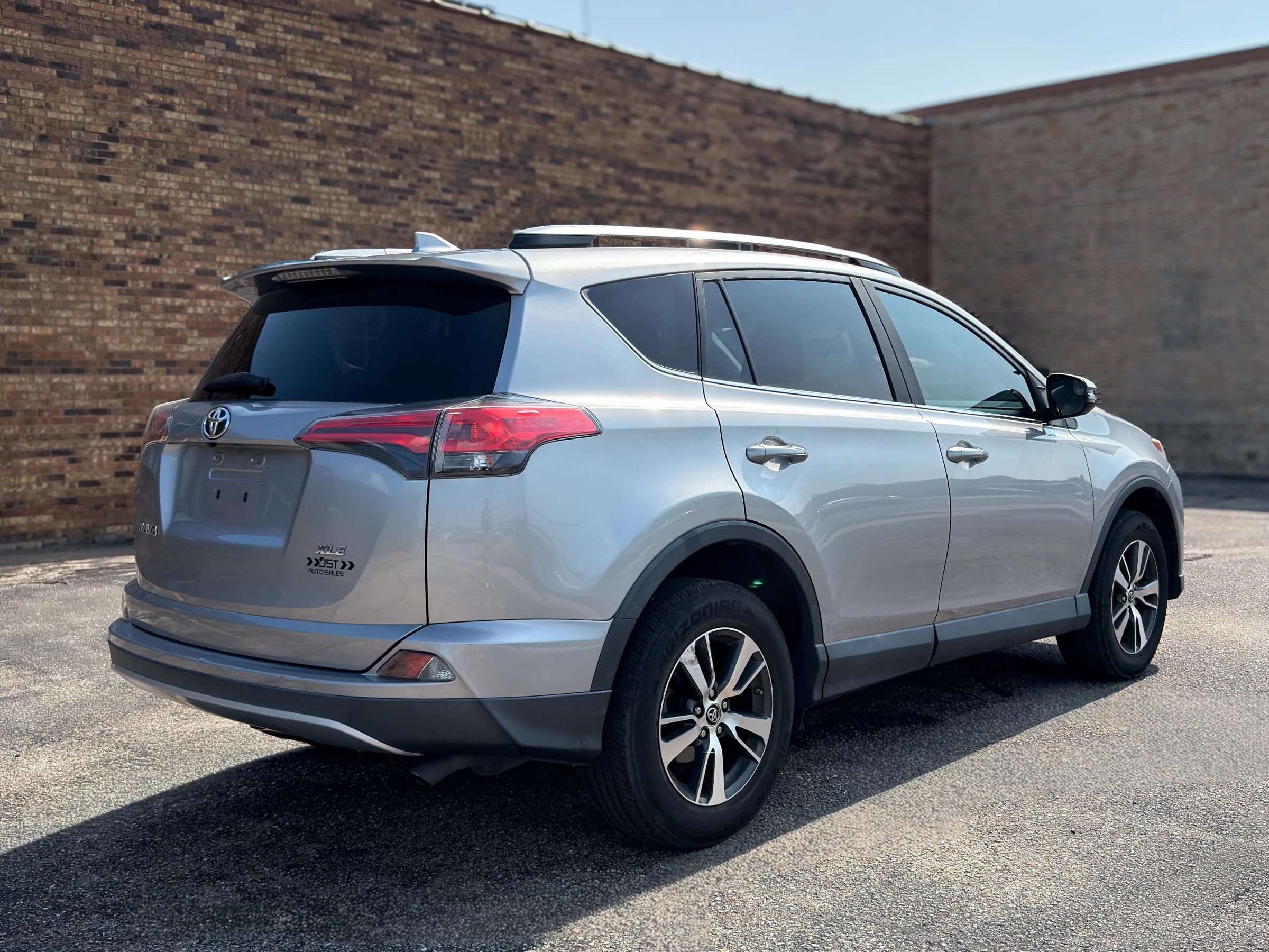 Used 2016 Toyota RAV4 XLE FWD image 8