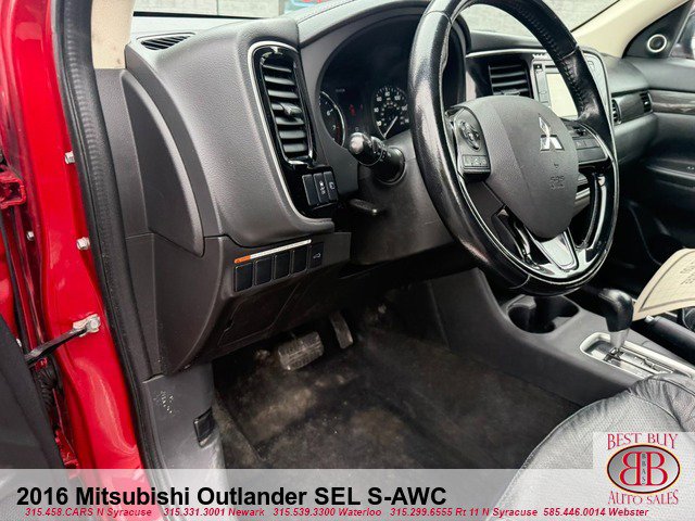Used 2016 Mitsubishi Outlander SEL image 18