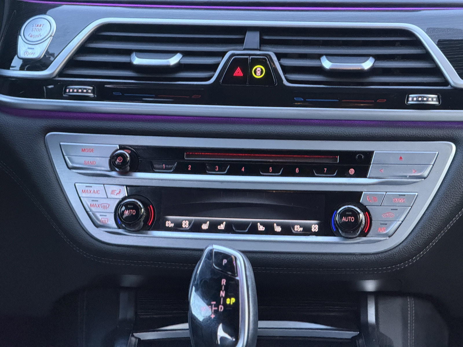 Used 2020 BMW 750i xDrive w/ Executive Package AWD/4WD image 29