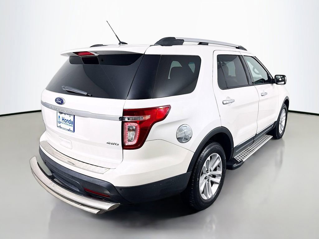 Used 2014 Ford Explorer XLT w/ Equipment Group 202A AWD/4WD image 7