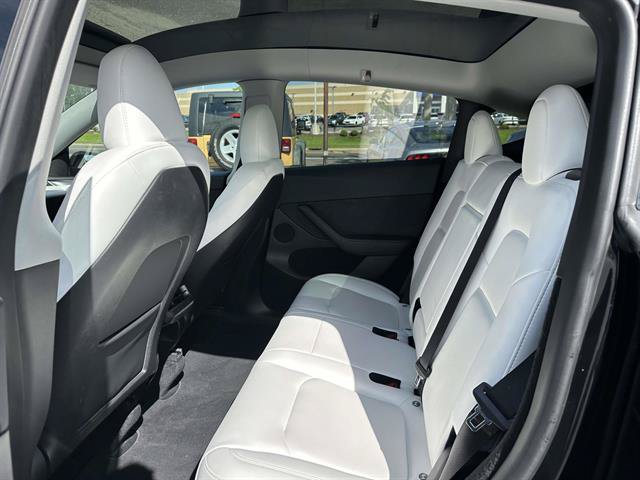 Used 2023 Tesla Model Y AWD image 33