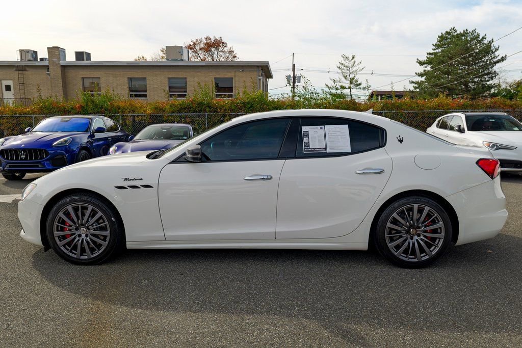 Used 2022 Maserati Ghibli Modena Q4 image 4