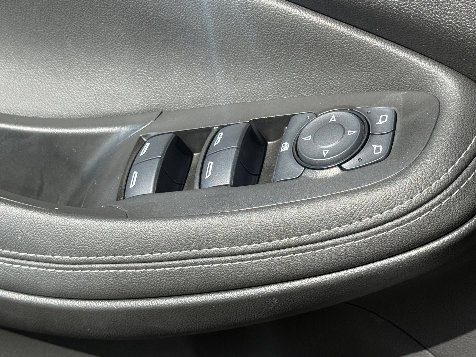 Used 2024 Buick Encore GX Sport Touring w/ Comfort Package image 22