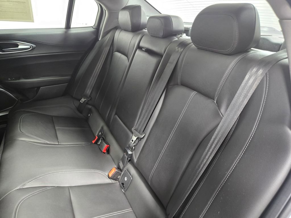 Used 2021 Alfa Romeo Giulia Sprint w/ Nero Edizione image 33