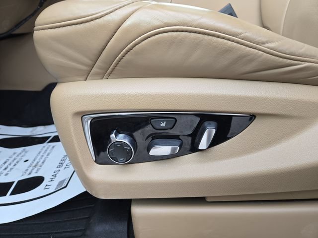 Used 2019 Cadillac Escalade Platinum AWD/4WD image 17