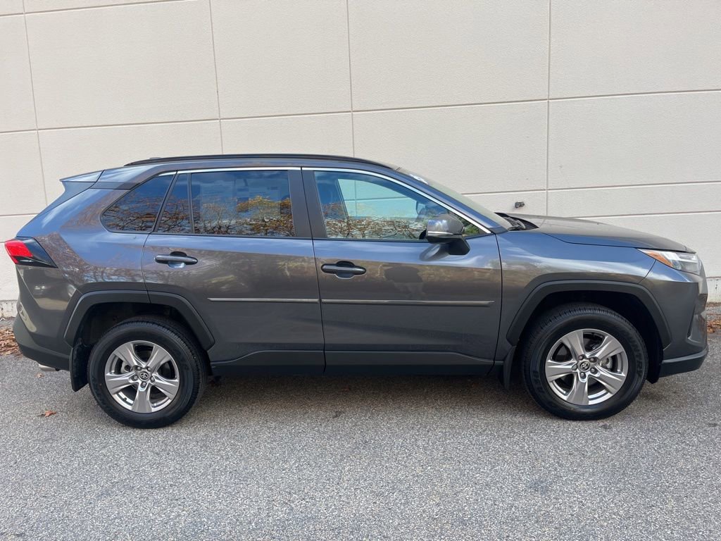 Used 2025 Toyota RAV4 XLE image 5