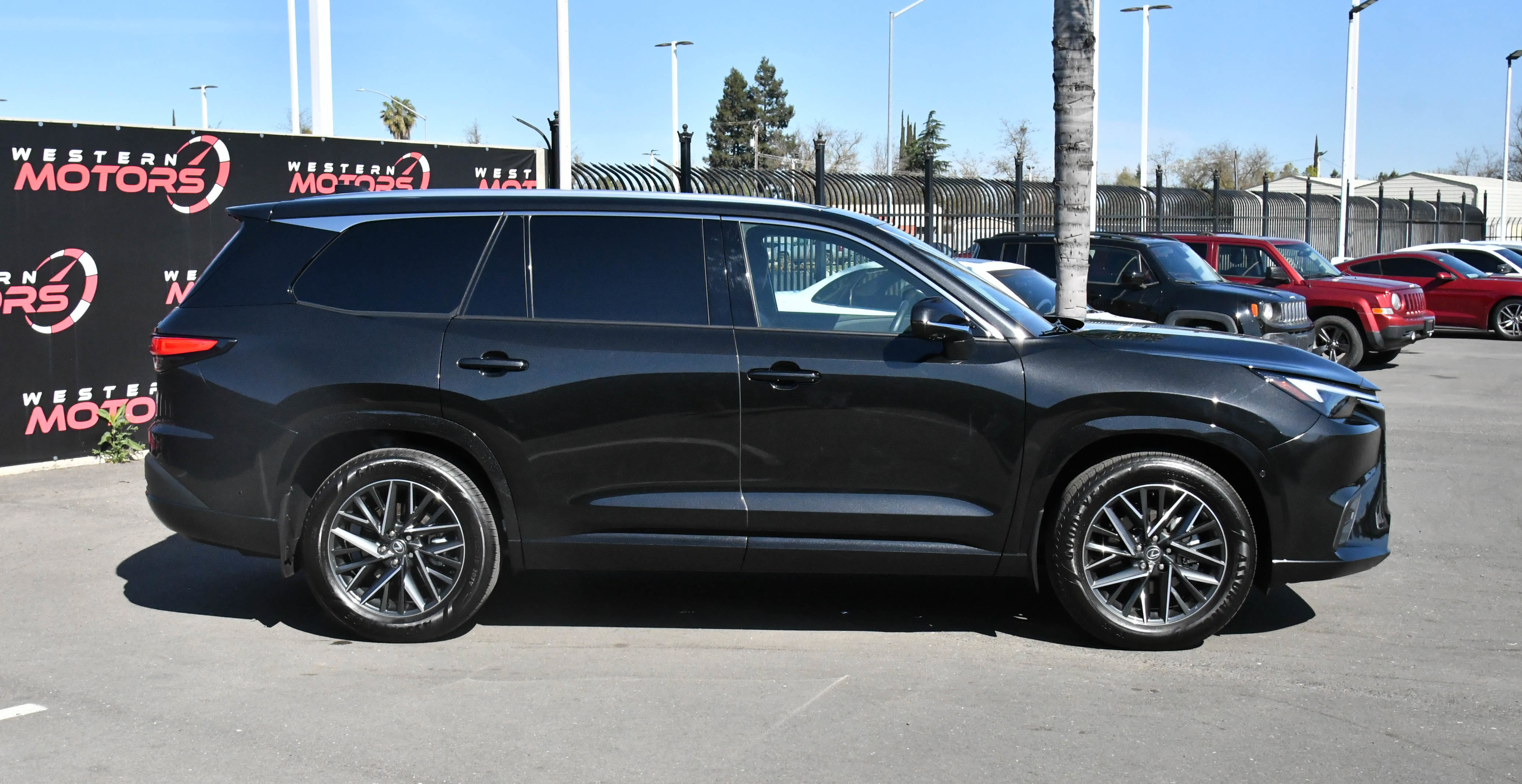 Used 2025 Lexus TX 350 FWD w/ Technology Package image 9