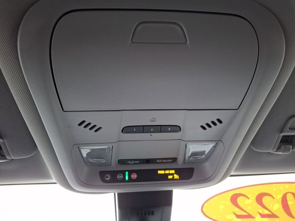 Used 2022 GMC Terrain SLT image 22