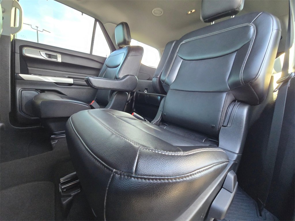 Used 2023 Ford Explorer Limited image 12
