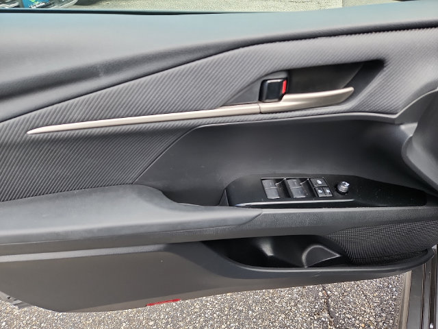 Used 2025 Toyota Camry SE FWD image 12