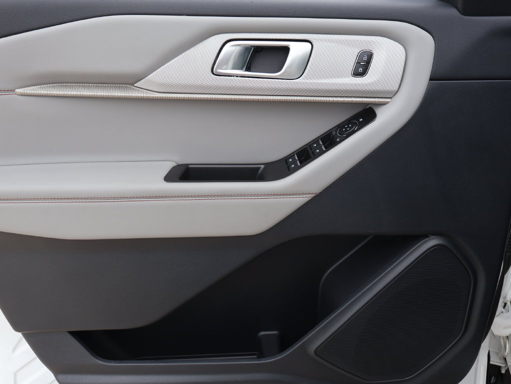 New 2026 Ford Explorer Active AWD/4WD image 22