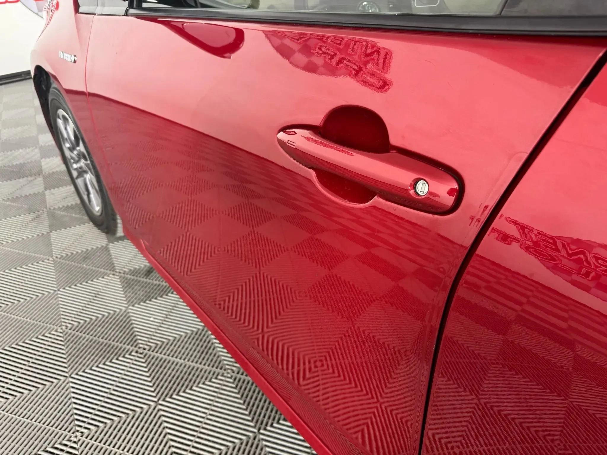 Used 2019 Toyota Prius XLE FWD image 27