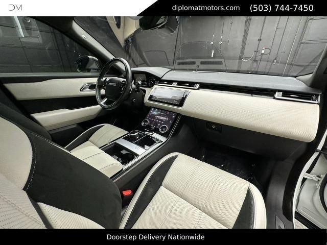 Used 2018 Land Rover Range Rover Velar R-Dynamic SE AWD/4WD image 19