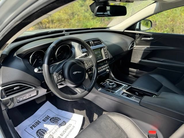 Used 2018 Jaguar XE Premium AWD/4WD image 9