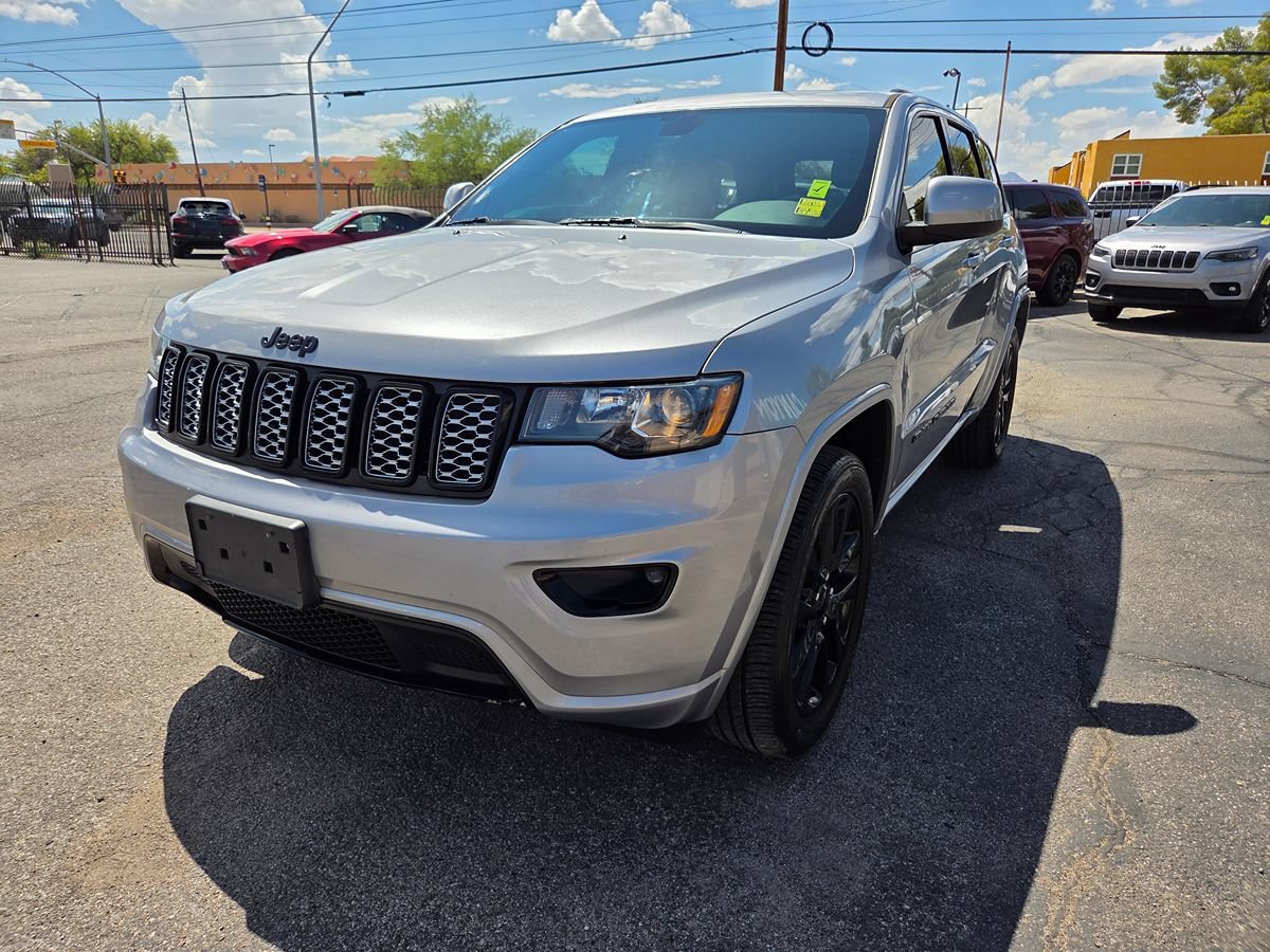Used 2018 Jeep Grand Cherokee Altitude RWD image 26