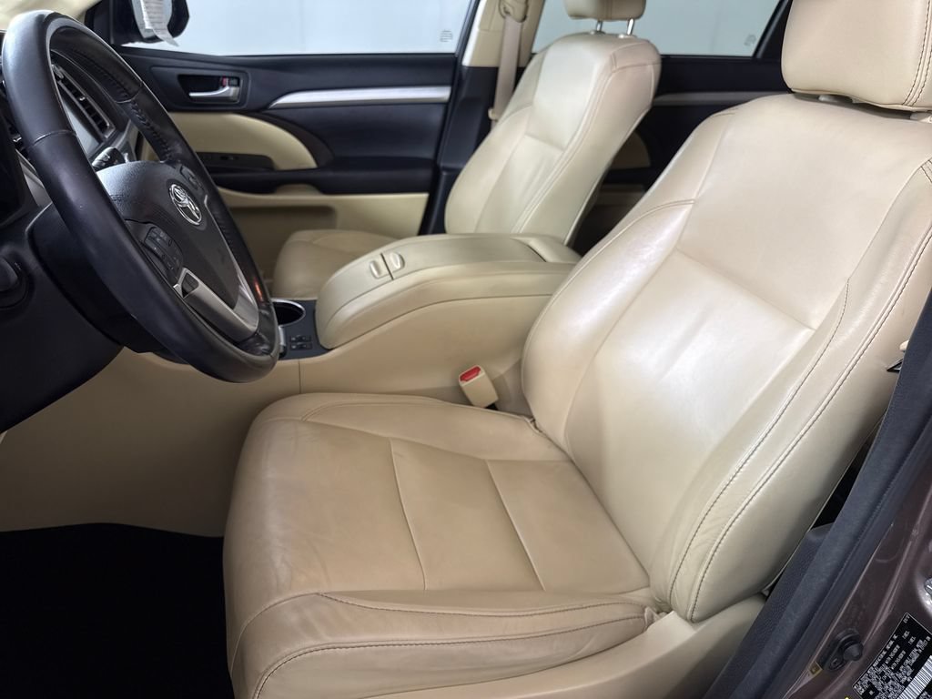 Used 2017 Toyota Highlander XLE FWD image 11