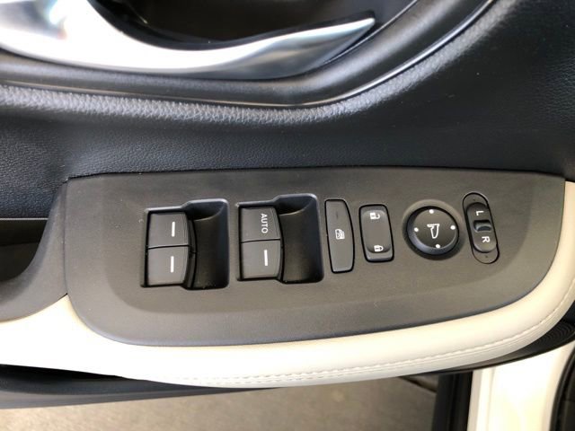 Certified 2025 Honda HR-V LX image 36