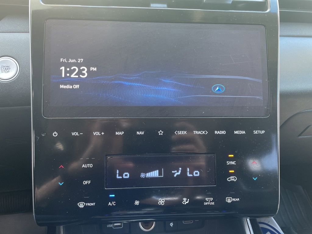 Used 2022 Hyundai Tucson Limited w/ Winter Package image 18