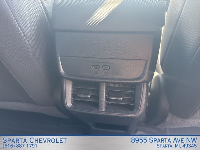 Used 2025 Chevrolet Equinox LT AWD/4WD image 22