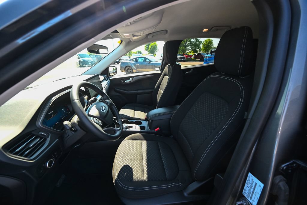Used 2023 Ford Escape Active w/ Tech Pack #2 AWD/4WD image 19