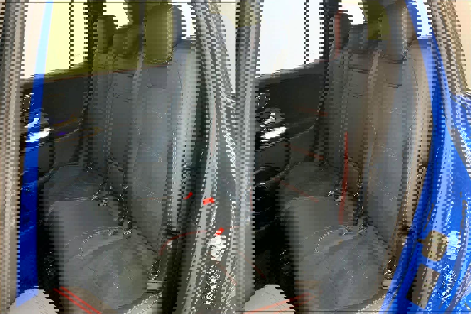 Used 2025 Mercedes-Benz GLB 250 image 17