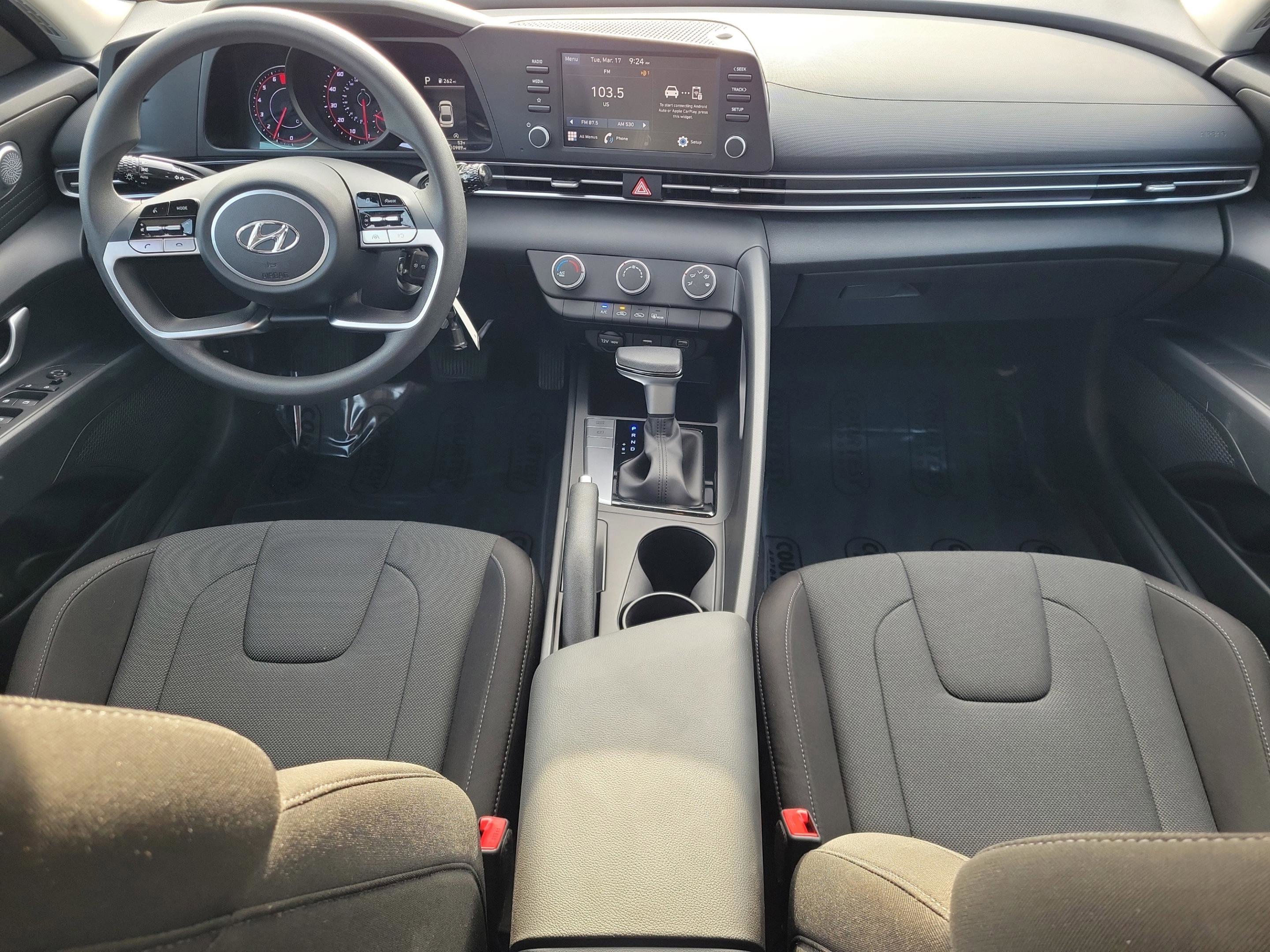 Certified 2023 Hyundai Elantra SE image 11