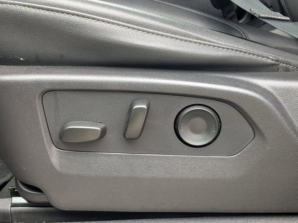 Used 2024 GMC Sierra 1500 SLT image 18