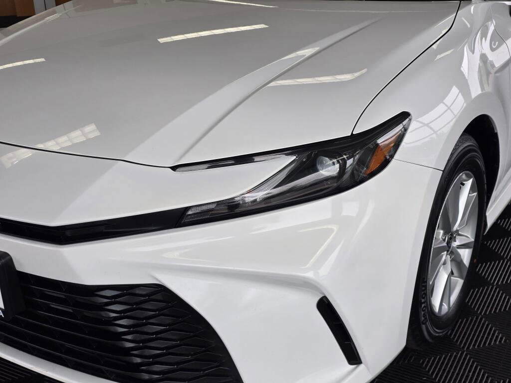 Used 2025 Toyota Camry LE FWD image 10