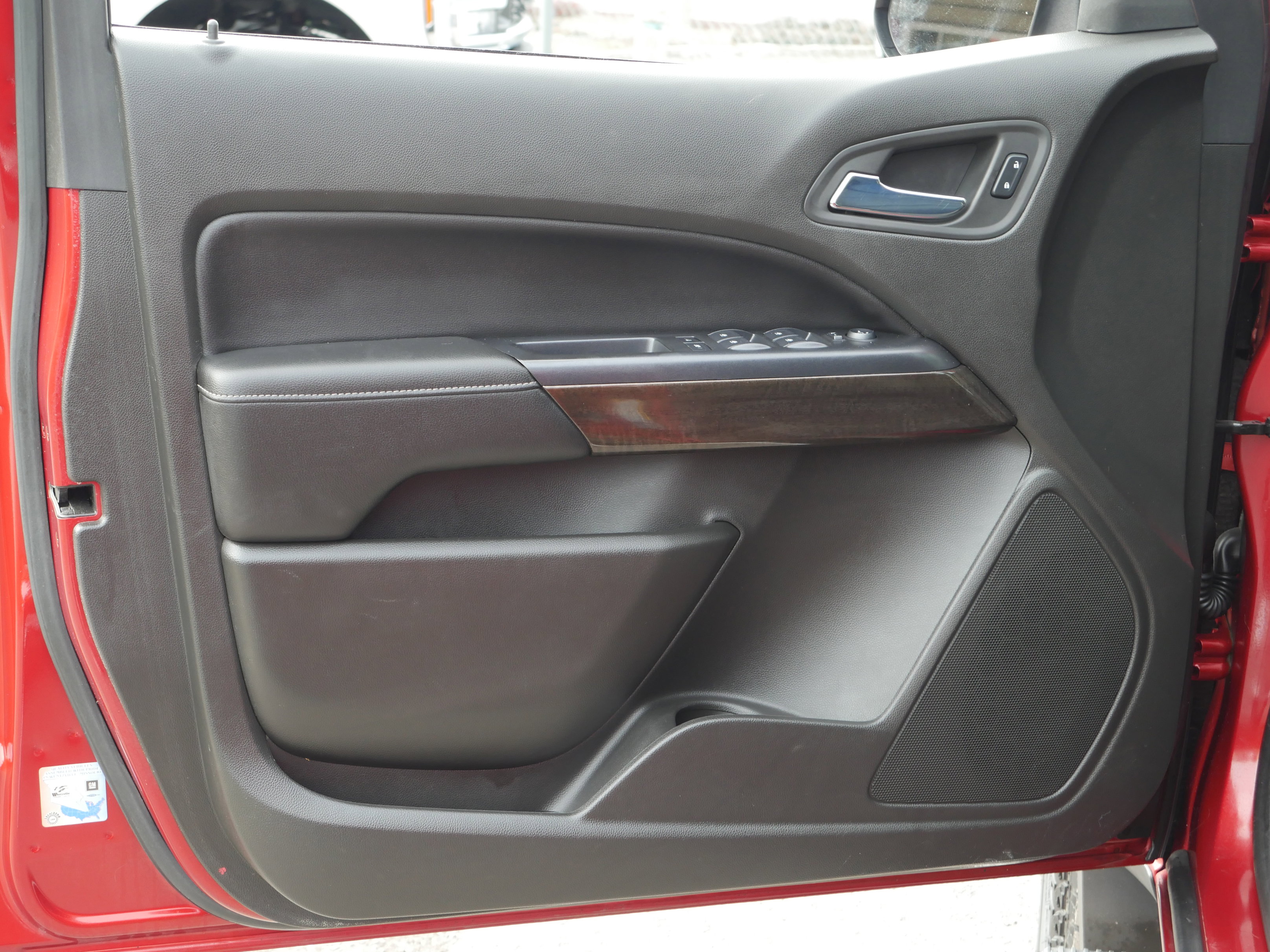 Used 2015 GMC Canyon SLT image 33