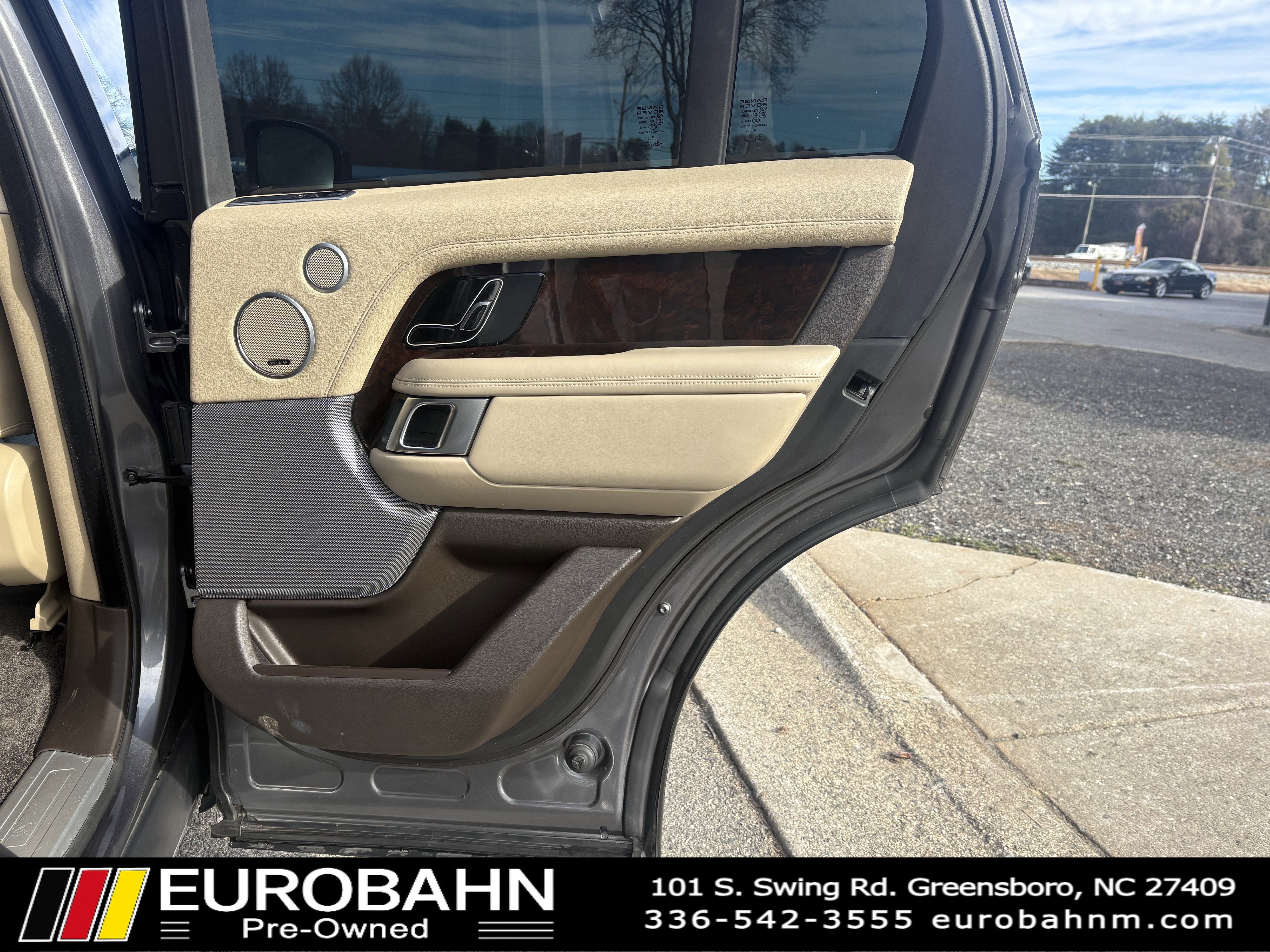 Used 2018 Land Rover Range Rover HSE image 13