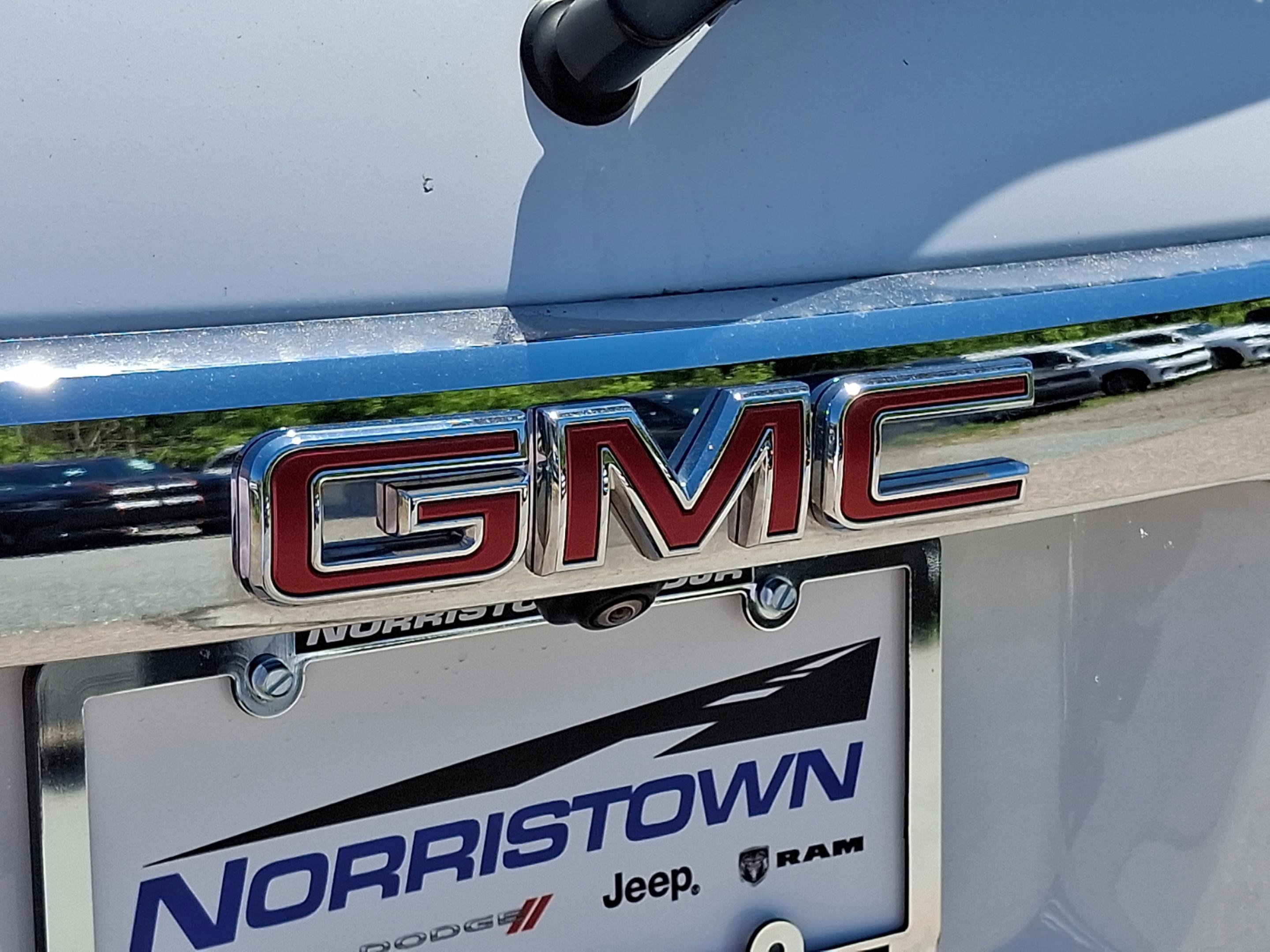 Used 2023 GMC Acadia SLE FWD image 30