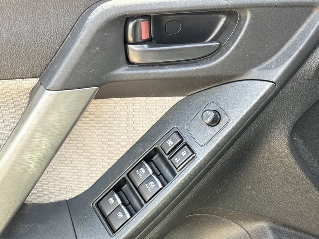 Used 2018 Subaru Forester 2.5i Premium AWD/4WD image 16