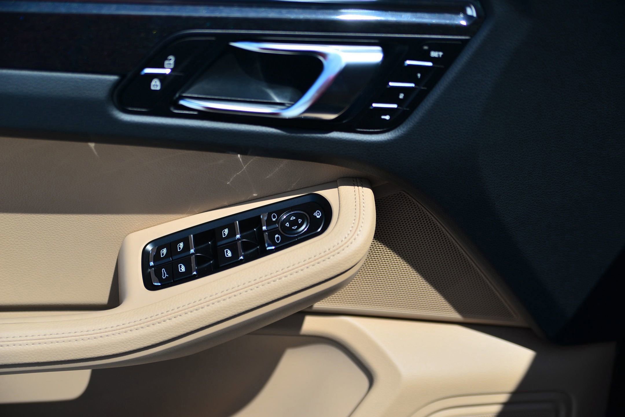 Used 2025 Porsche Macan image 13