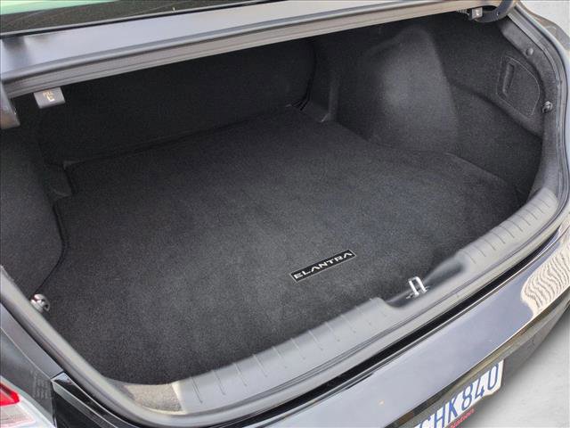 Used 2023 Hyundai Elantra SEL w/ Convenience Package image 6