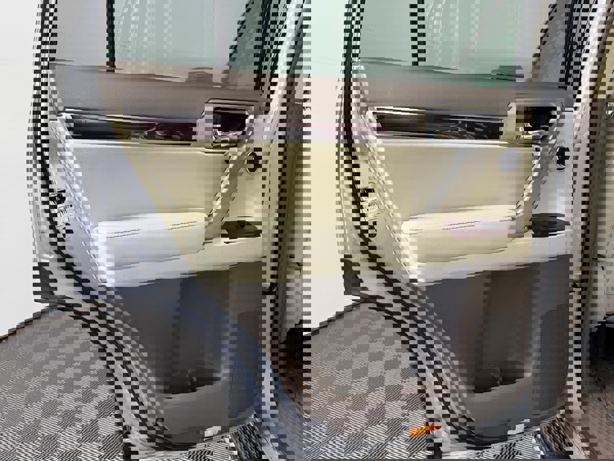 Used 2012 Lexus GX 460 Premium image 18