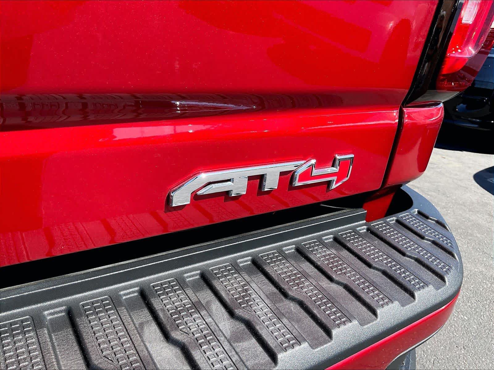 Used 2022 GMC Sierra 2500 AT4 w/ AT4 Preferred Package AWD/4WD image 8