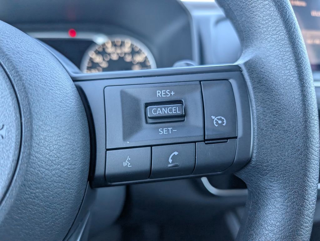 Used 2023 Nissan Rogue S image 16