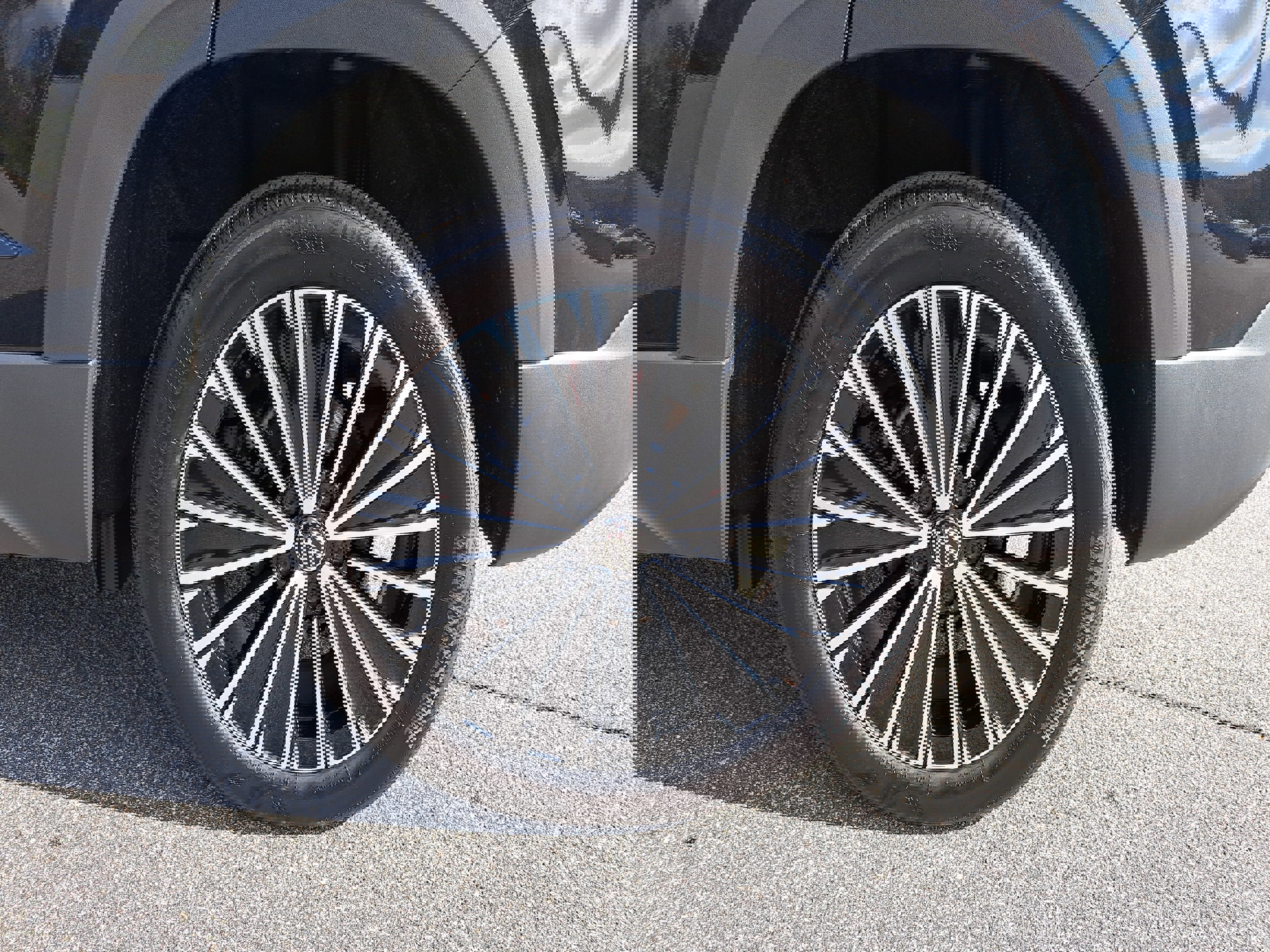 Used 2025 Volkswagen Taos SE w/ Panoramic Sunroof Package image 30